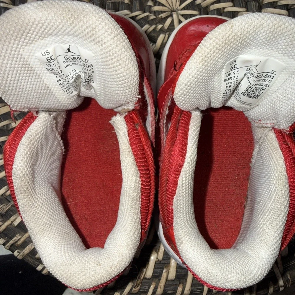 Jordan Aura 4 Child 6C Sneakers‎ Basketball University Red Patent Leather